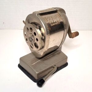 Boston Vacuum Mount Manual Crank Adjustable Size Pencil Sharpener Vintage
